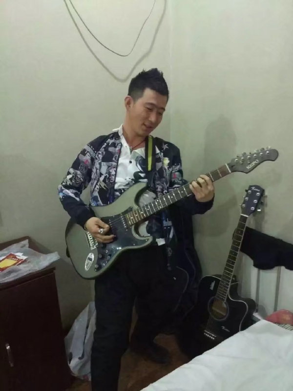小吉他的第一张照片--四平父母相亲团